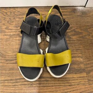 Sorel Yellow and Black Women's Sandals